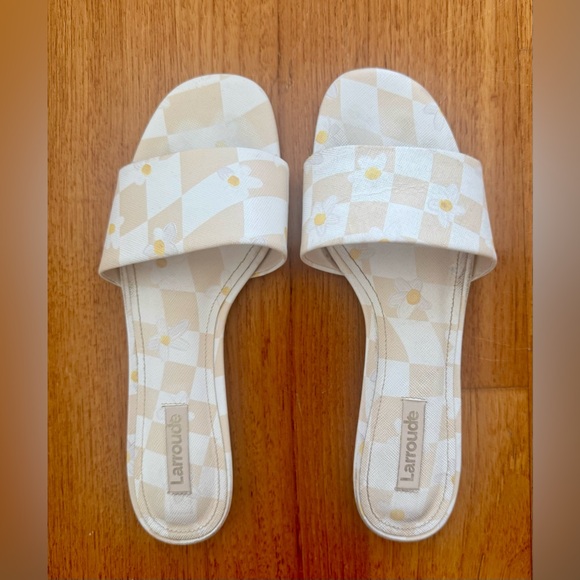 Larroude Shoes - Larroudé Ivy Sandal in Checkered Daisy
